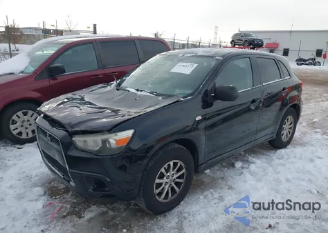 2011 Mitsubishi Outlander Sport Es z USA, uszkodzony, nr VIN JA4AP3AU3BZ014146